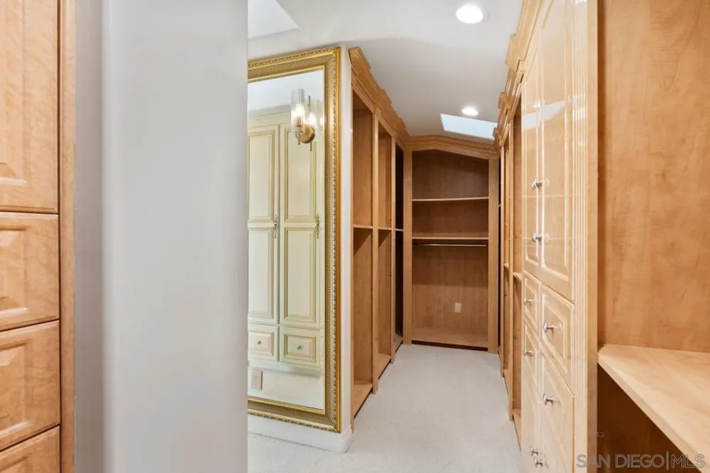 3235 Harbor View Dr San Diego, CA 92106