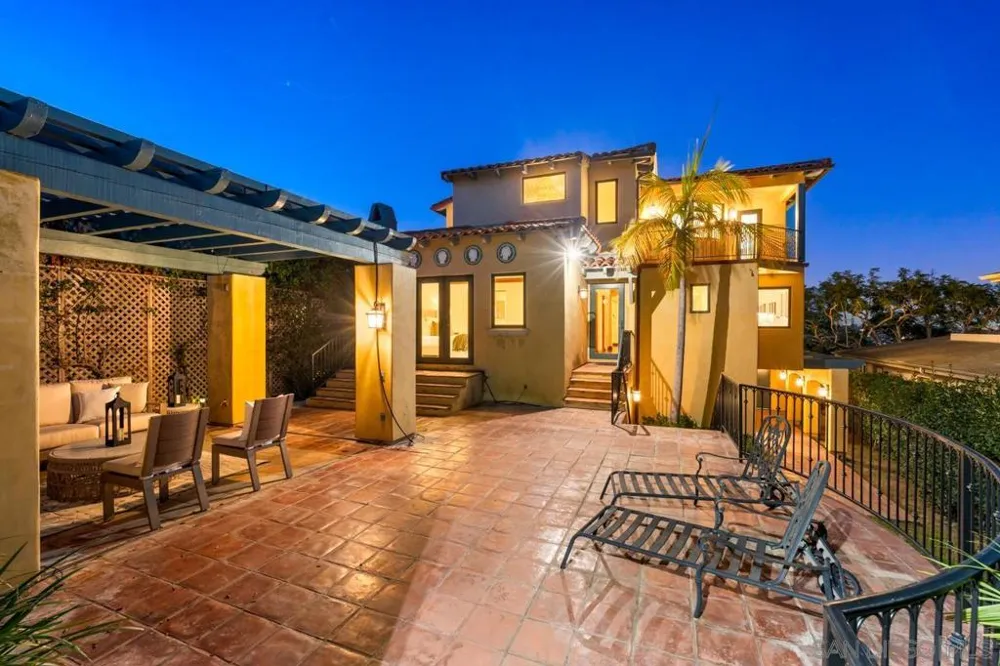 3235 Harbor View Dr San Diego, CA 92106