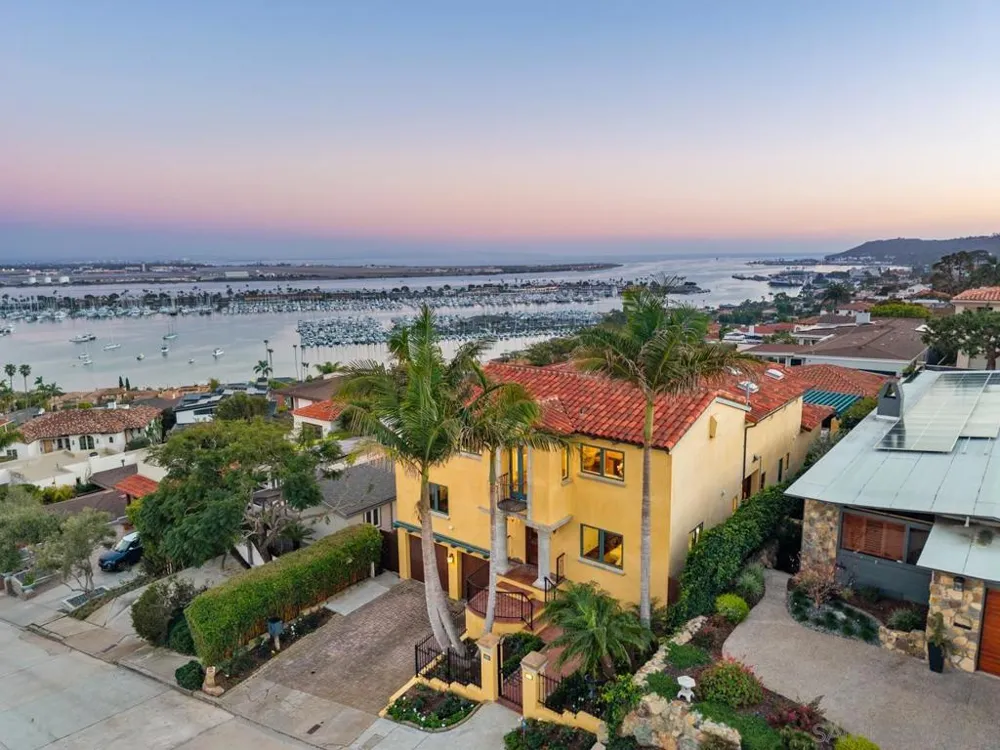 3235 Harbor View Dr San Diego, CA 92106