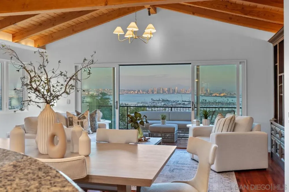 3235 Harbor View Dr San Diego, CA 92106