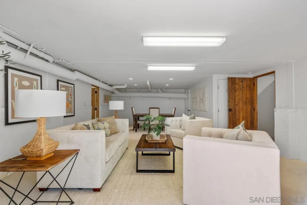 3235 Harbor View Dr San Diego, CA 92106