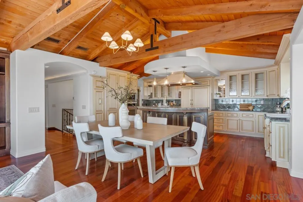 3235 Harbor View Dr San Diego, CA 92106