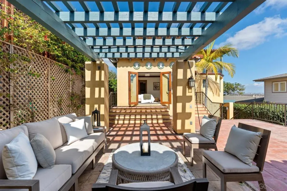 3235 Harbor View Dr San Diego, CA 92106
