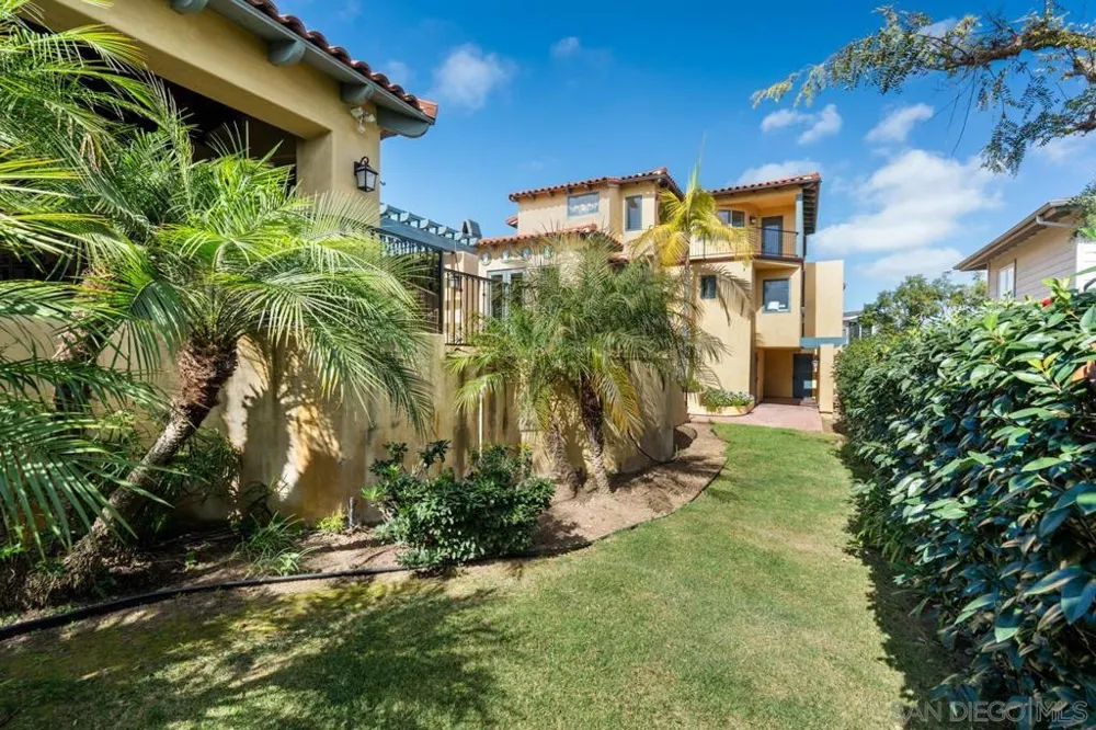 3235 Harbor View Dr San Diego, CA 92106