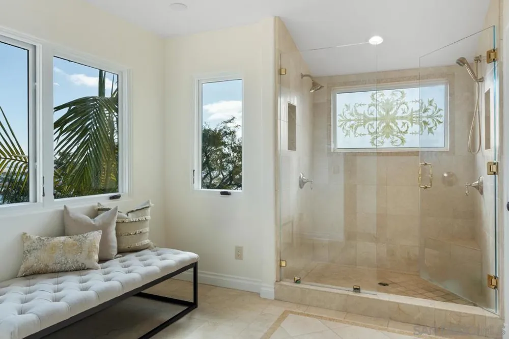 3235 Harbor View Dr San Diego, CA 92106