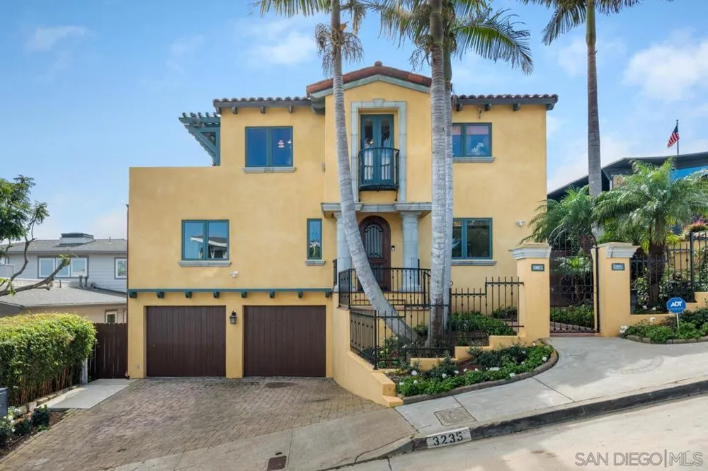 3235 Harbor View Dr San Diego, CA 92106