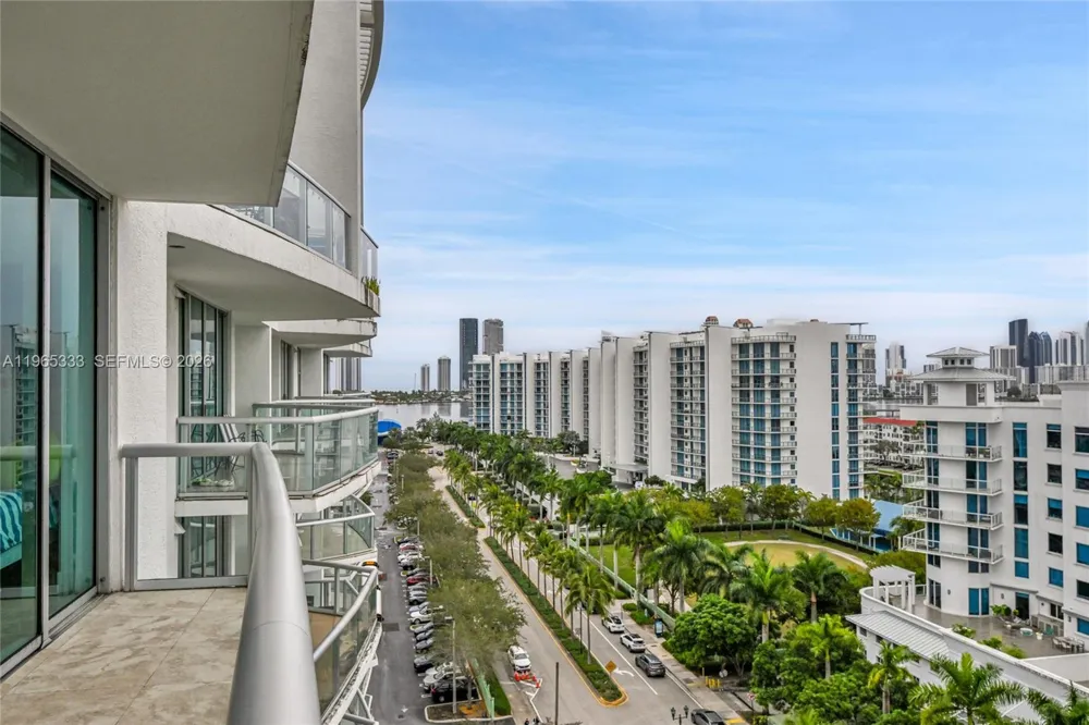 3131 NE 188th St #2-1107 Aventura, FL 33180
