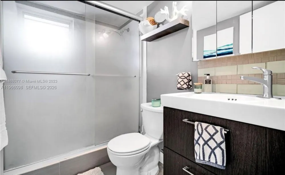 830 NW 87th Ave #303 Miami, FL 33172
