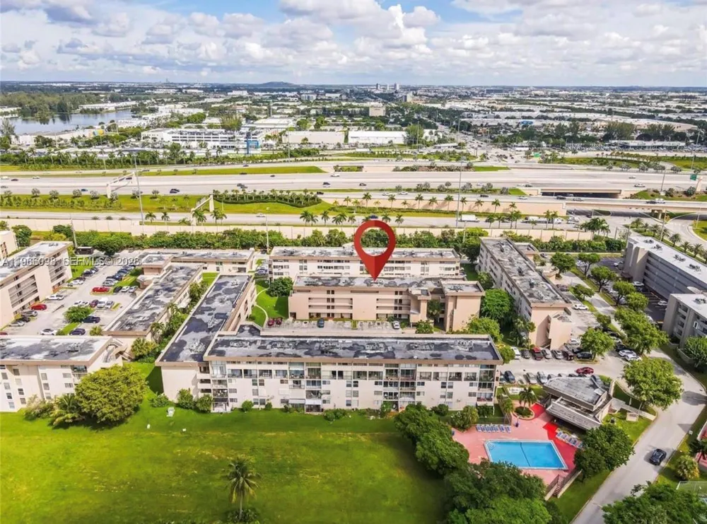 830 NW 87th Ave #303 Miami, FL 33172