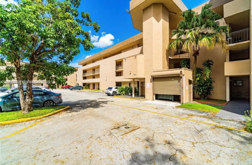 830 NW 87th Ave #303 Miami, FL 33172