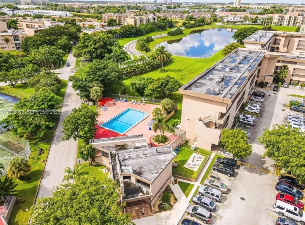 830 NW 87th Ave #303 Miami, FL 33172