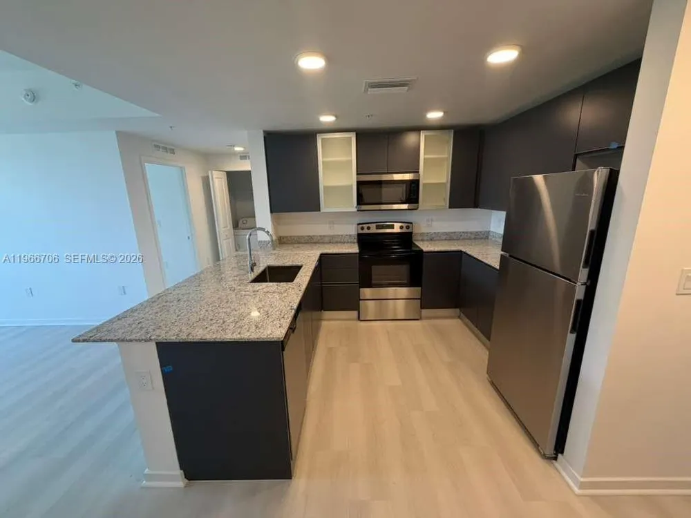 5587 Millenia Park blvd #502 Orlando, FL 32839