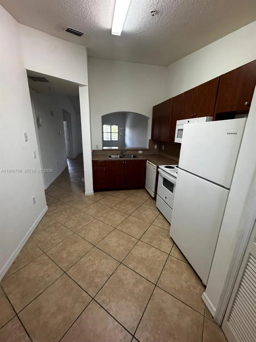 22621 SW 88th Pl #302-8 Cutler Bay, FL 33190