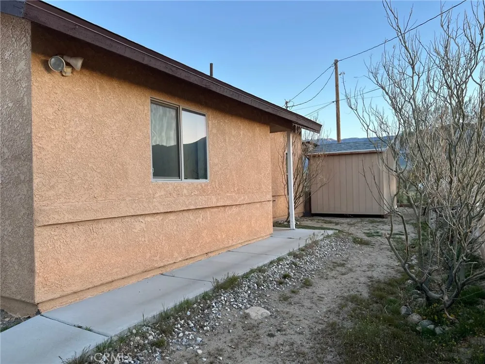 30881 Pawnee #B Lucerne Valley, CA 92356