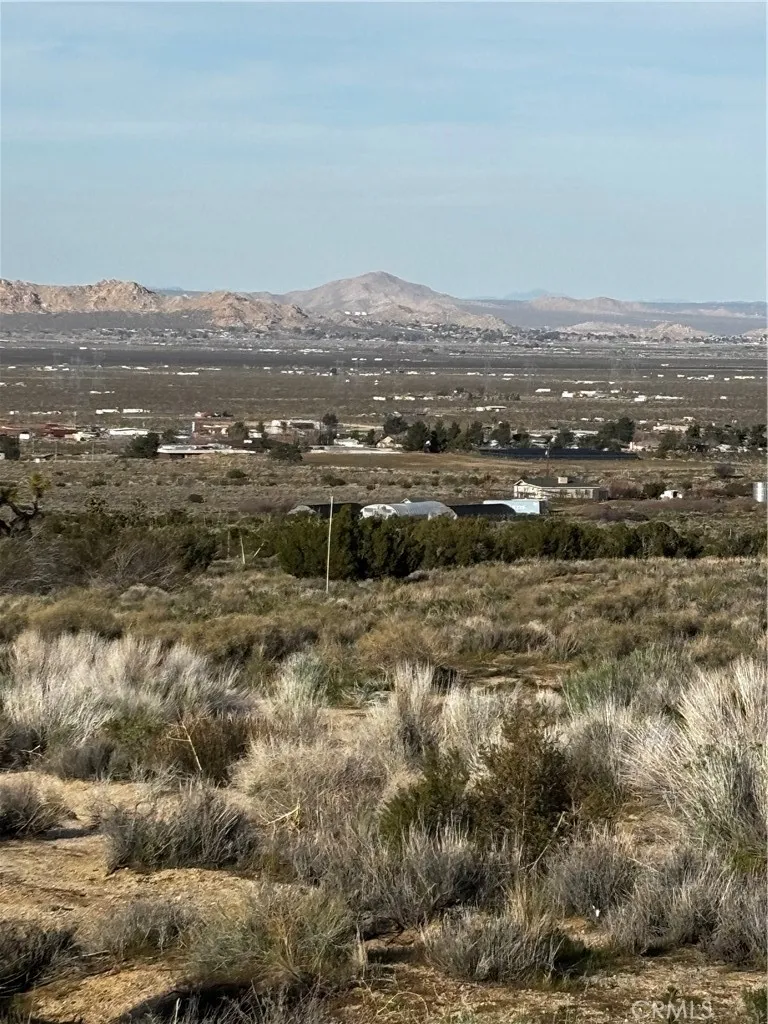 Avenue W-14 Pearblossom, CA 93553