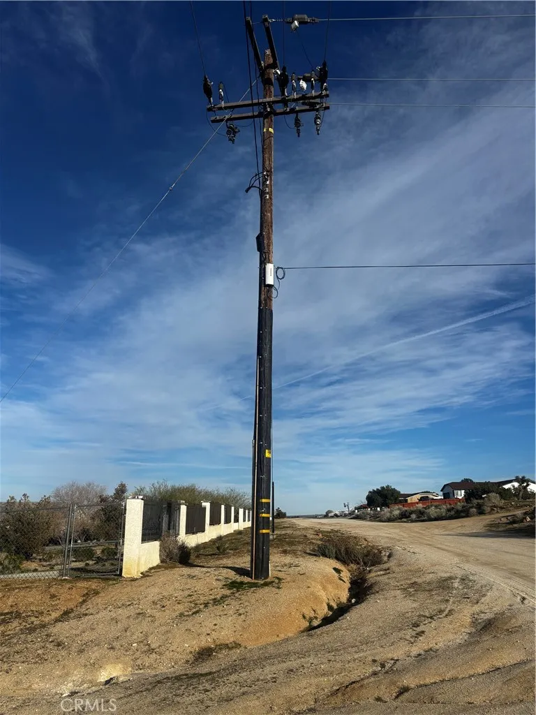 Avenue W-14 Pearblossom, CA 93553