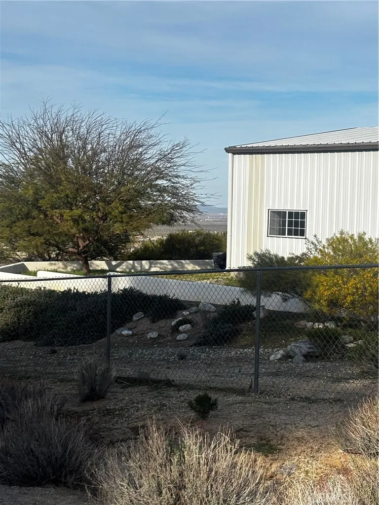 Avenue W-14 Pearblossom, CA 93553
