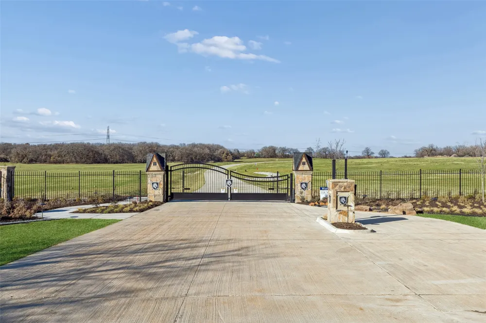 608 Wiesen Way Bartonville, TX 76226