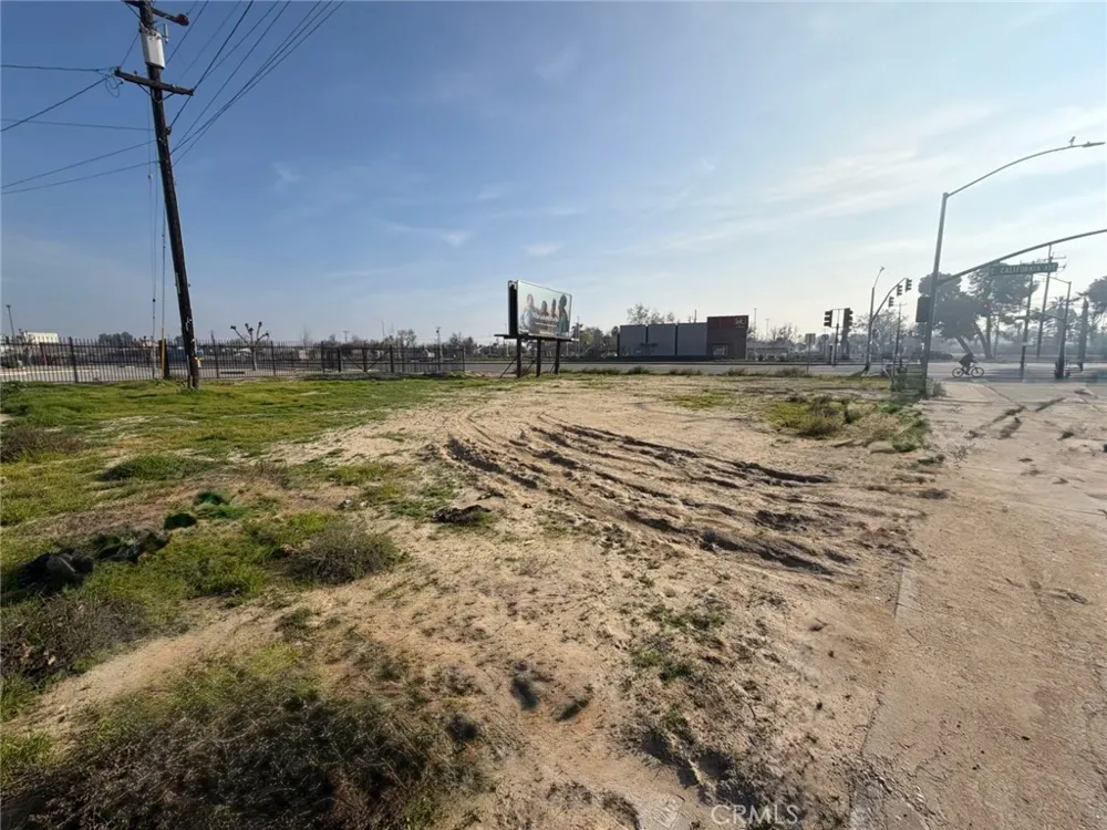 1000 E California Bakersfield, CA 93307