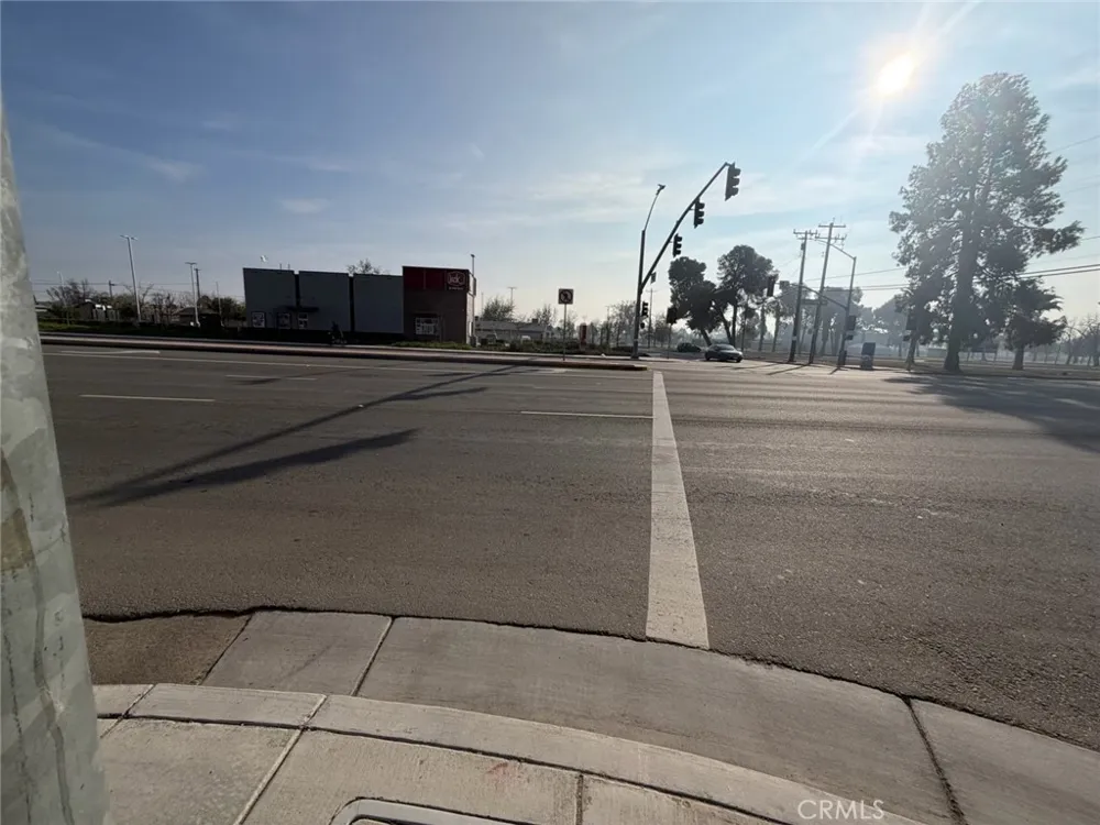 1000 E California Bakersfield, CA 93307