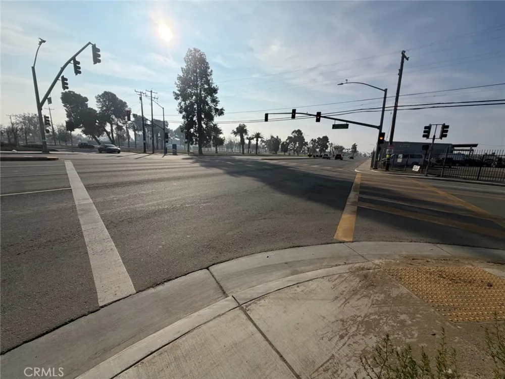1000 E California Bakersfield, CA 93307