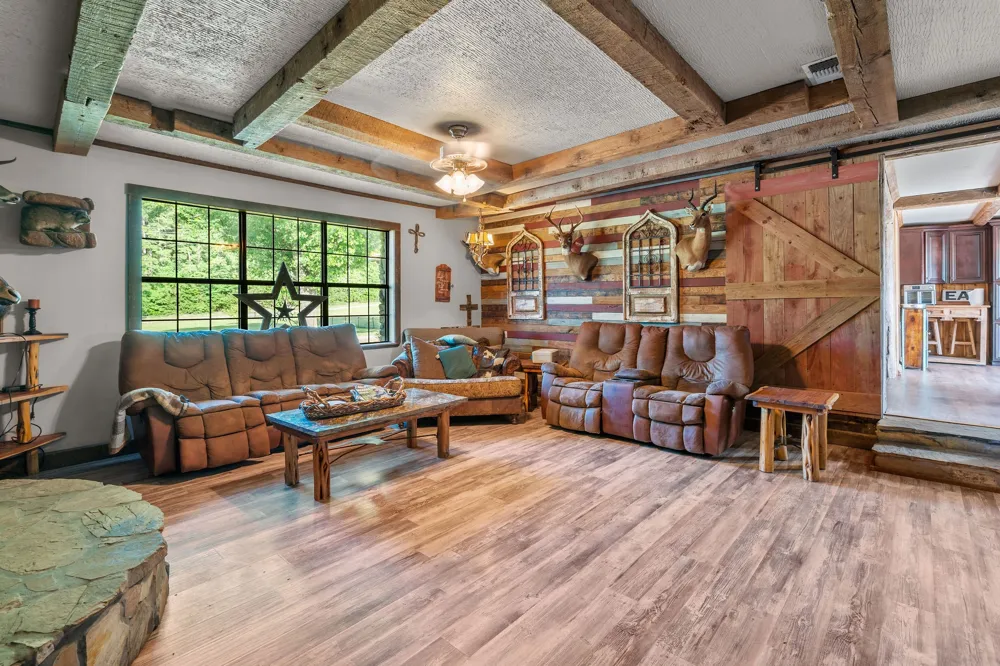2711 Fm 250 Hughes Springs, TX 75656