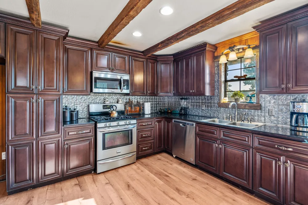 2711 Fm 250 Hughes Springs, TX 75656