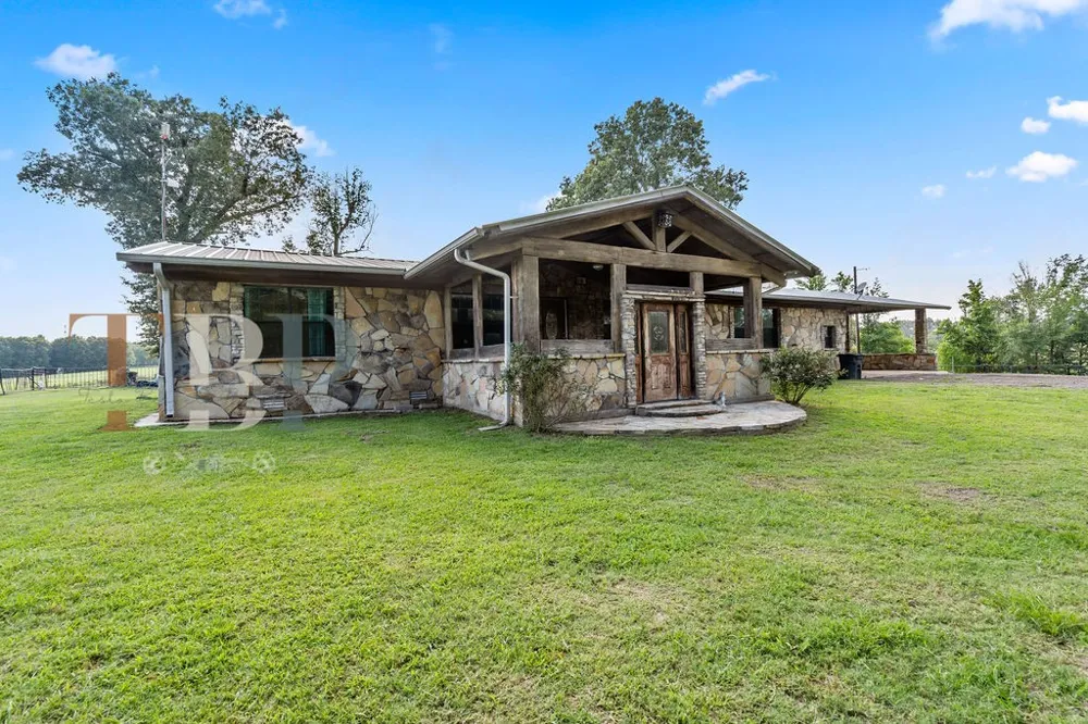 2711 Fm 250 Hughes Springs, TX 75656