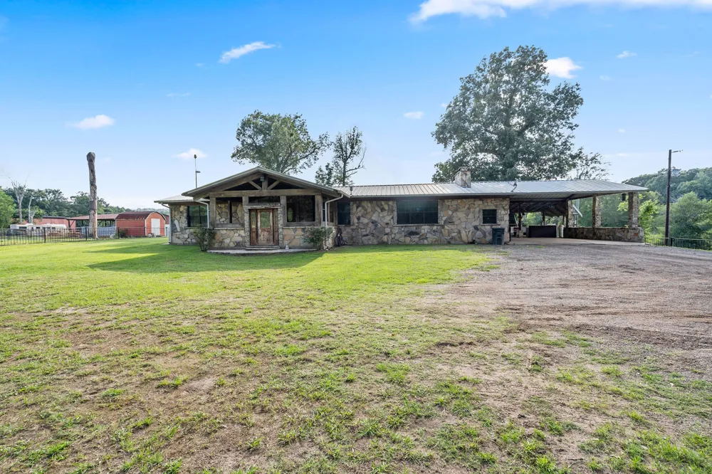 2711 Fm 250 Hughes Springs, TX 75656
