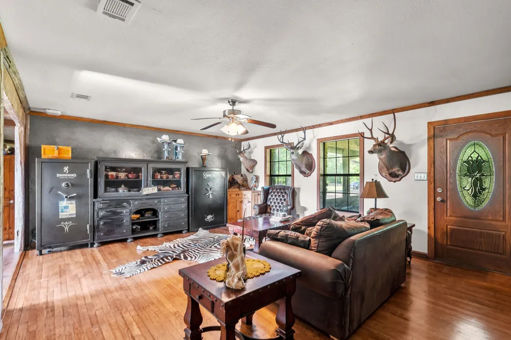 2711 Fm 250 Hughes Springs, TX 75656