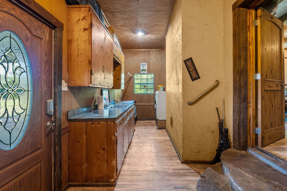 2711 Fm 250 Hughes Springs, TX 75656