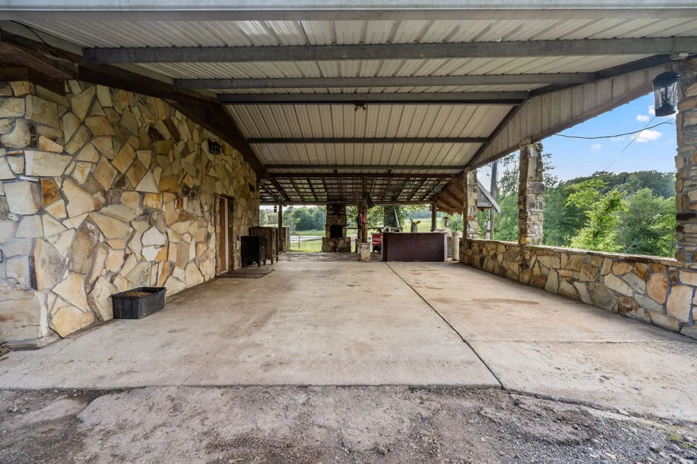 2711 Fm 250 Hughes Springs, TX 75656
