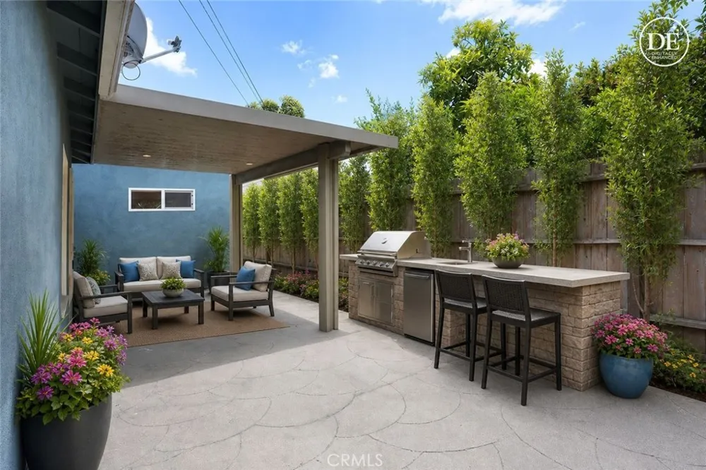 6449 Lemon Avenue Long Beach, CA 90805