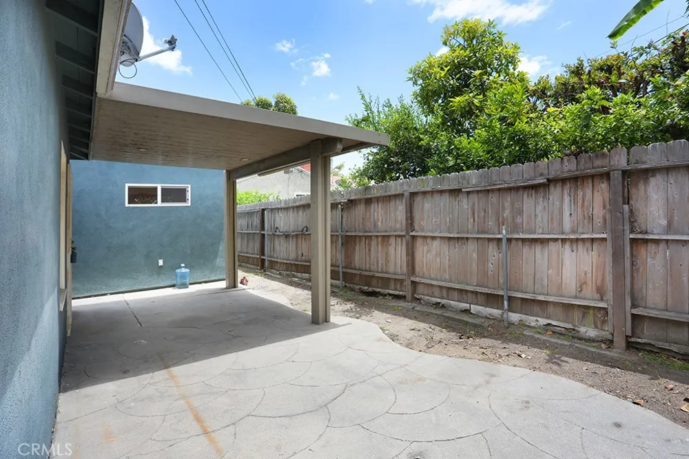 6449 Lemon Avenue Long Beach, CA 90805