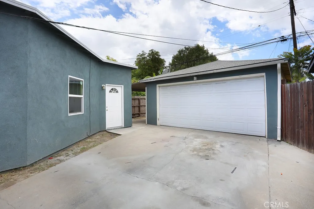 6449 Lemon Avenue Long Beach, CA 90805