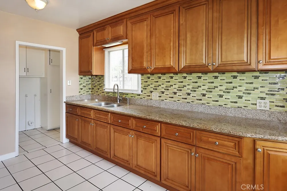 6449 Lemon Avenue Long Beach, CA 90805