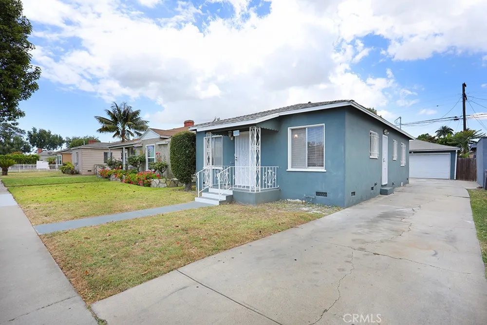 6449 Lemon Avenue Long Beach, CA 90805