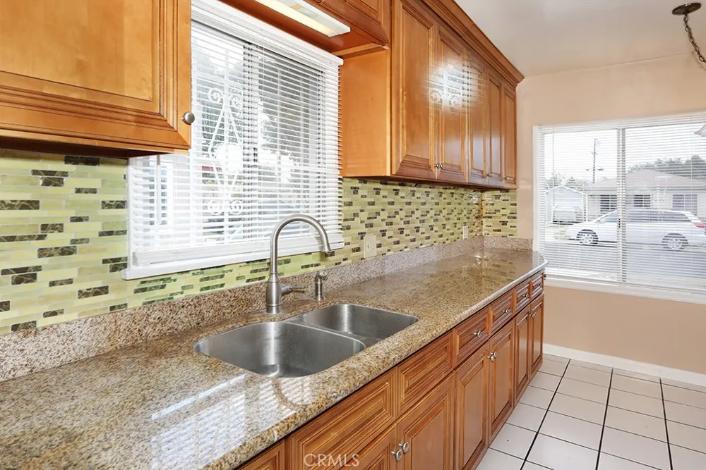 6449 Lemon Avenue Long Beach, CA 90805