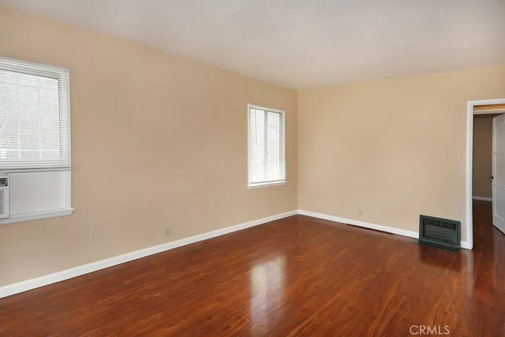 6449 Lemon Avenue Long Beach, CA 90805