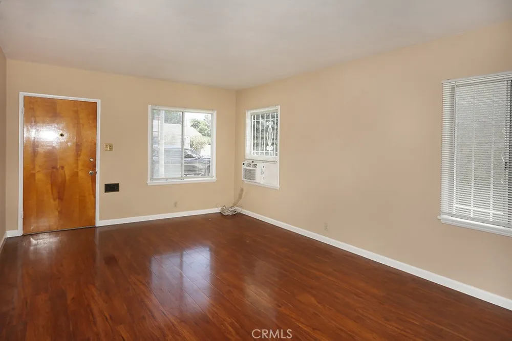 6449 Lemon Avenue Long Beach, CA 90805