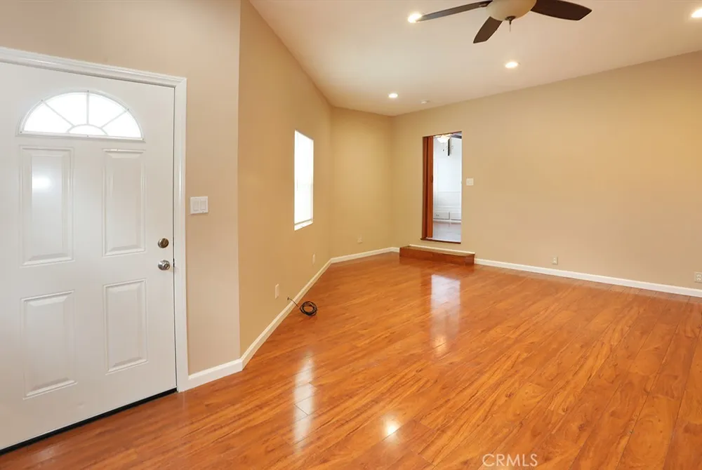 6449 Lemon Avenue Long Beach, CA 90805