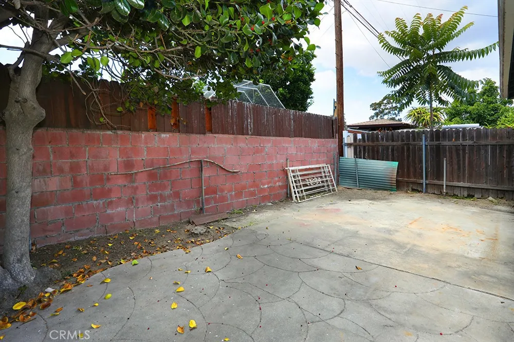 6449 Lemon Avenue Long Beach, CA 90805