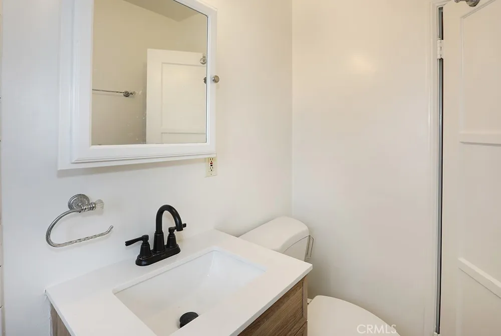 6449 Lemon Avenue Long Beach, CA 90805