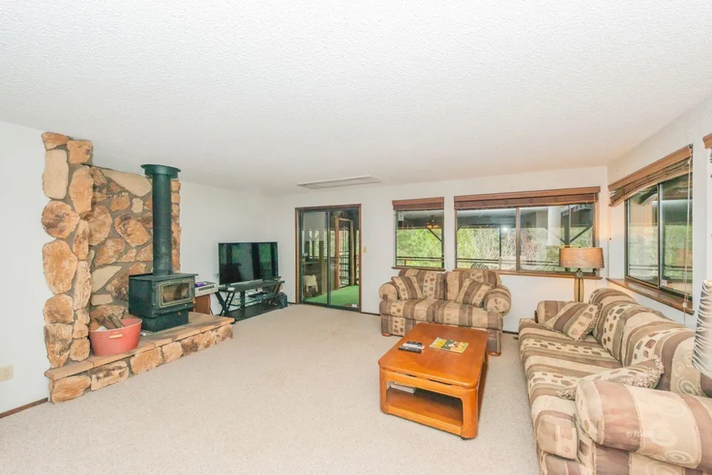 410 Lake Forest Dr. Trinity Center, CA 96091
