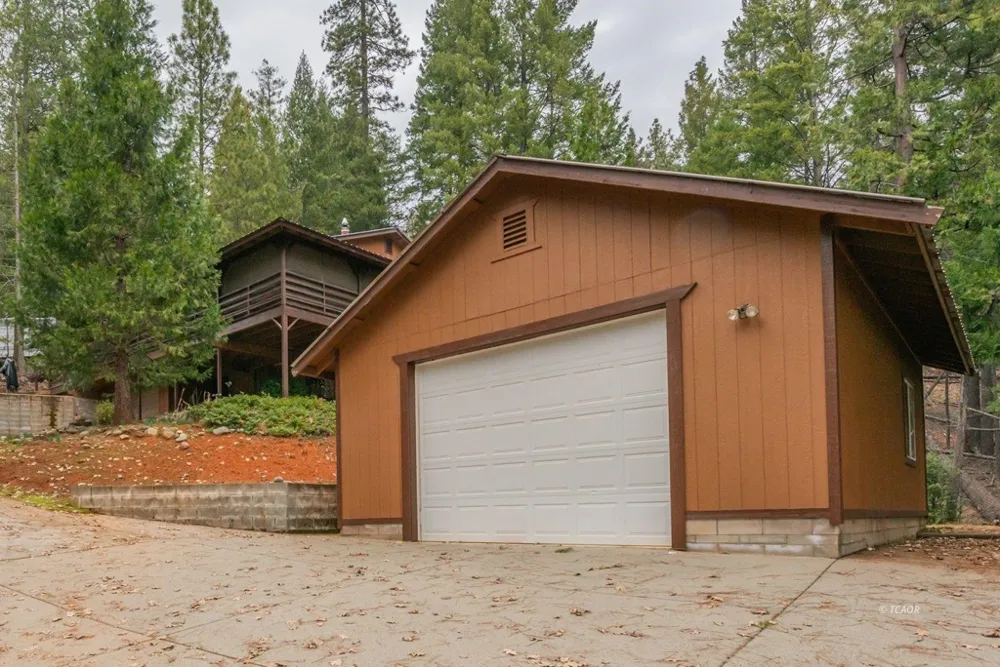 410 Lake Forest Dr. Trinity Center, CA 96091