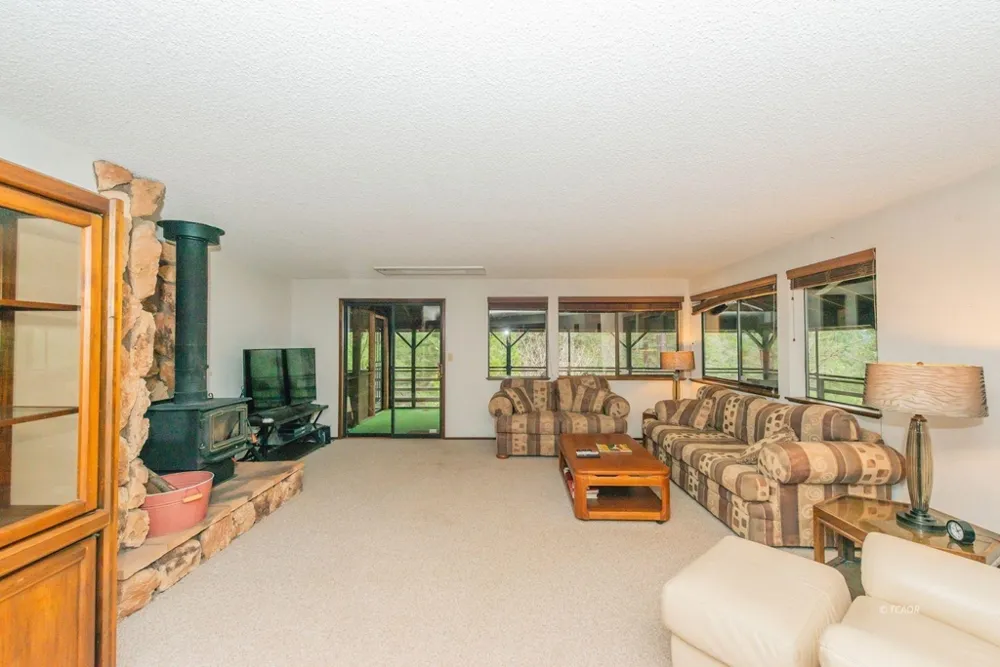 410 Lake Forest Dr. Trinity Center, CA 96091