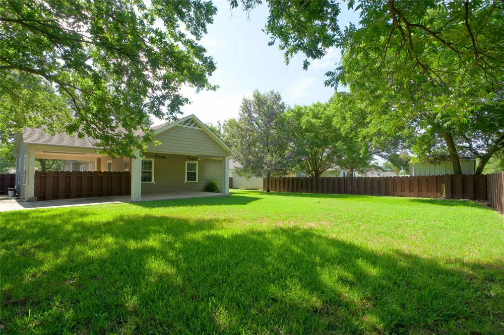 613 Main Street Muenster, TX 76252