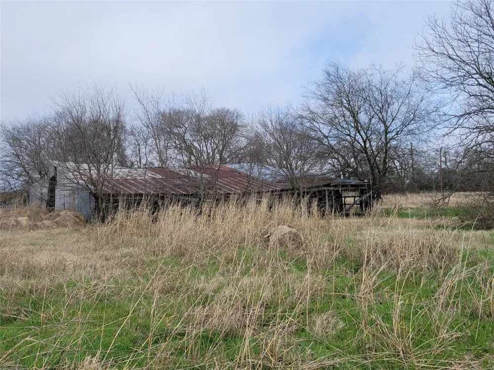 2232 County Road 415 Coyote Flats, TX 76031