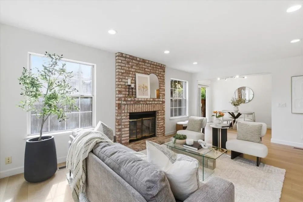 21686 Olive Avenue Cupertino, CA 95014
