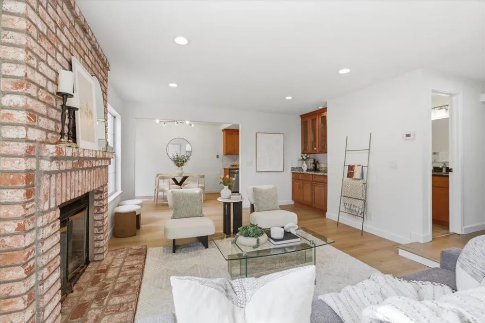 21686 Olive Avenue Cupertino, CA 95014